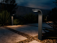 Landscape-Curved Bollard-16260BKT30-Detail-Night.jpg